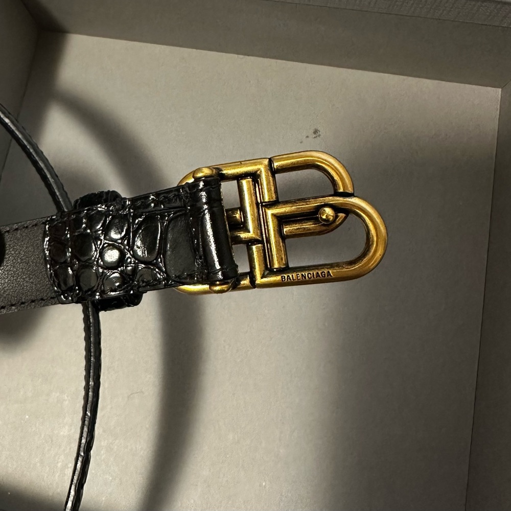 Balenciaga Black Croc Embossed Leather Belt with Gold BB Logo Buckle - Picture 4 of 5